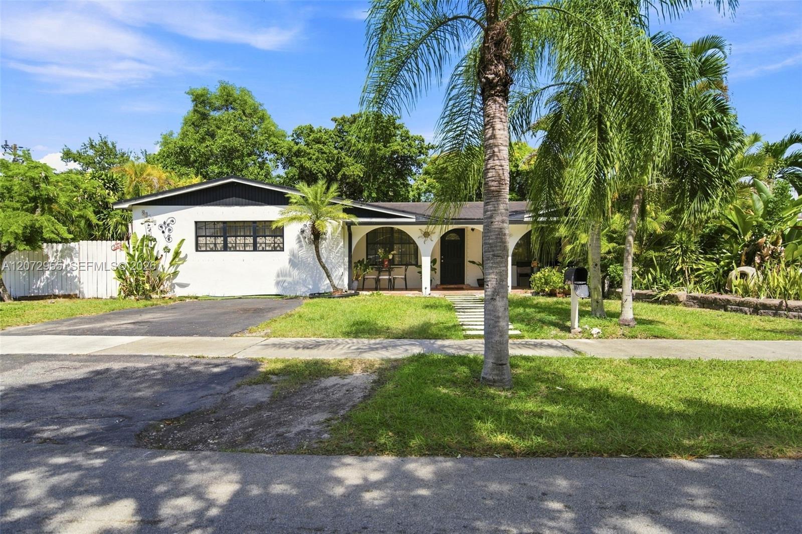 20001 Ranch Rd, Cutler Bay FL 33189
