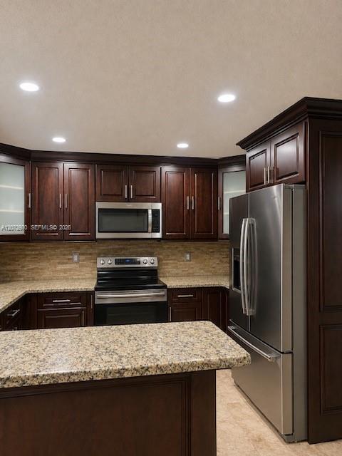 19727  NW 84  TH PL, Hialeah FL 33015 photo 2