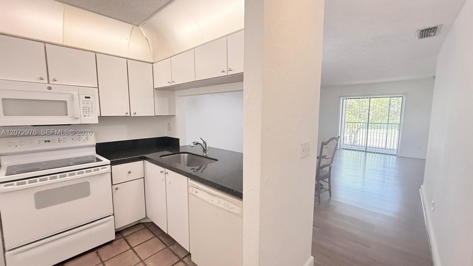 10452 NW 10th St # 206, Pembroke Pines FL 33026 photo 4
