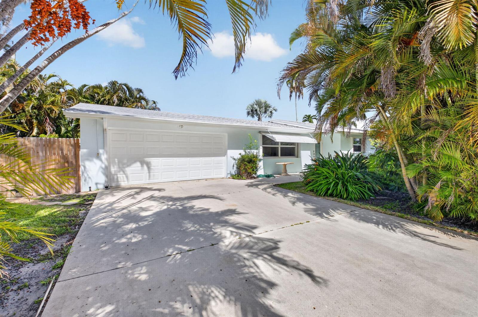 1205 SW 1ST Street, Boynton Beach FL 33435 photo 2
