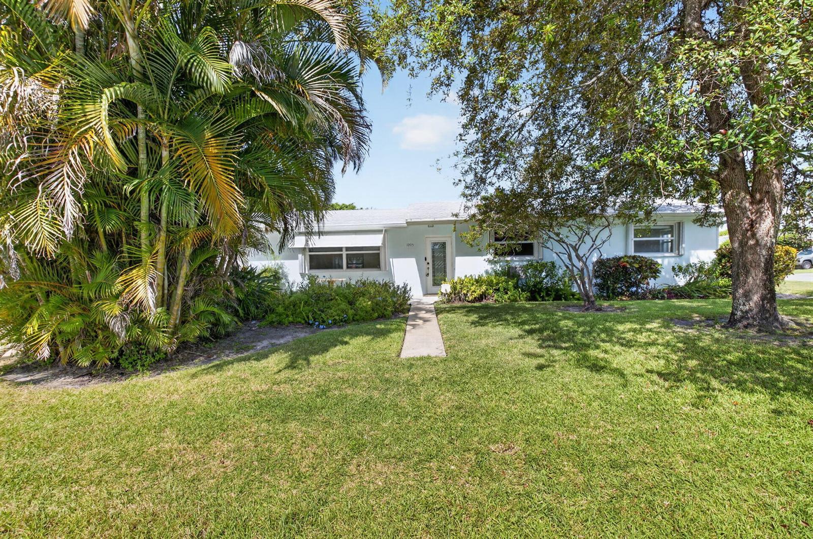 1205 SW 1ST Street, Boynton Beach FL 33435