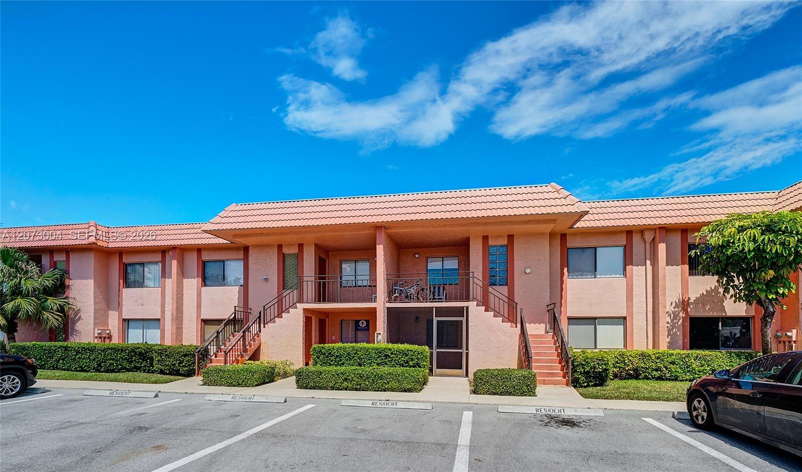 231 Lakeview Drive # 103, Weston FL 33326