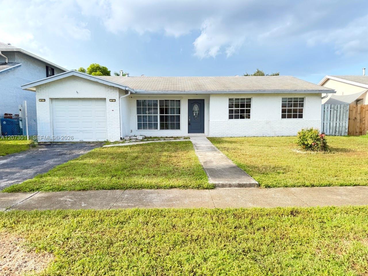 11641 NW 42nd St, Sunrise FL 33323
