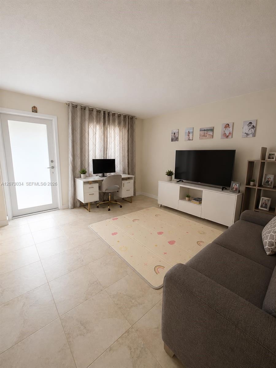 421 NE 1st St # 217, Hallandale Beach FL 33009
