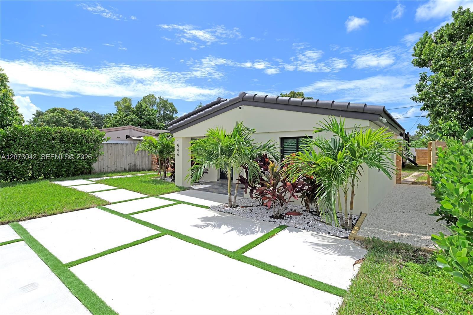 1566 NE 174th St, North Miami Beach FL 33162 photo 2