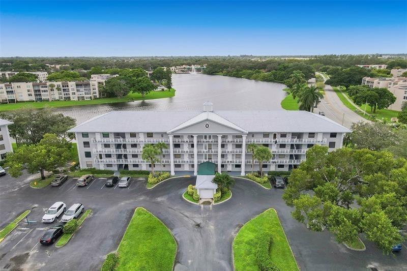 1520 WHITEHALL Drive # 202, Davie FL 33324