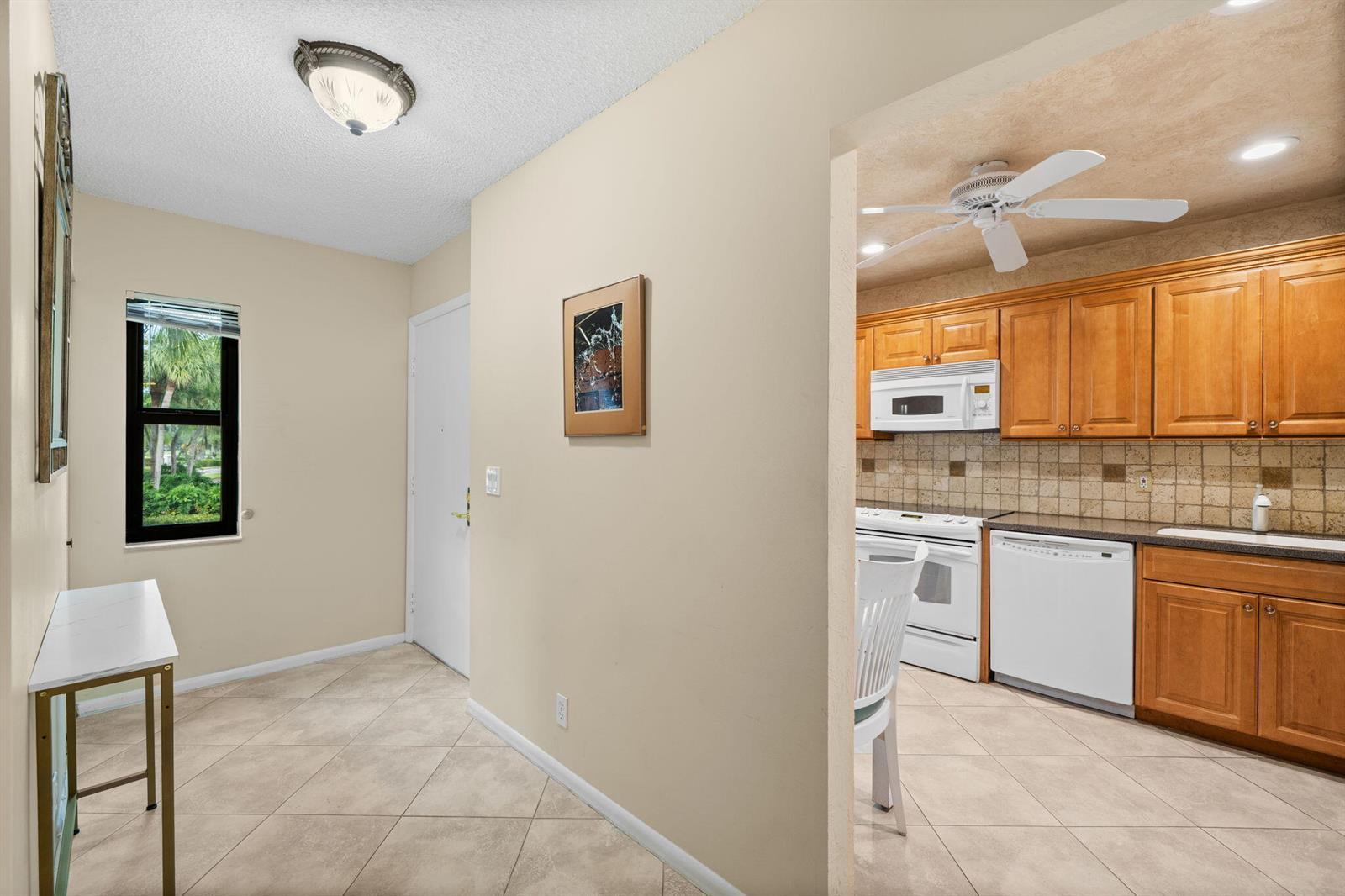 21669 TALL PALM Circle # 1B, Boca Raton FL 33433 photo 4