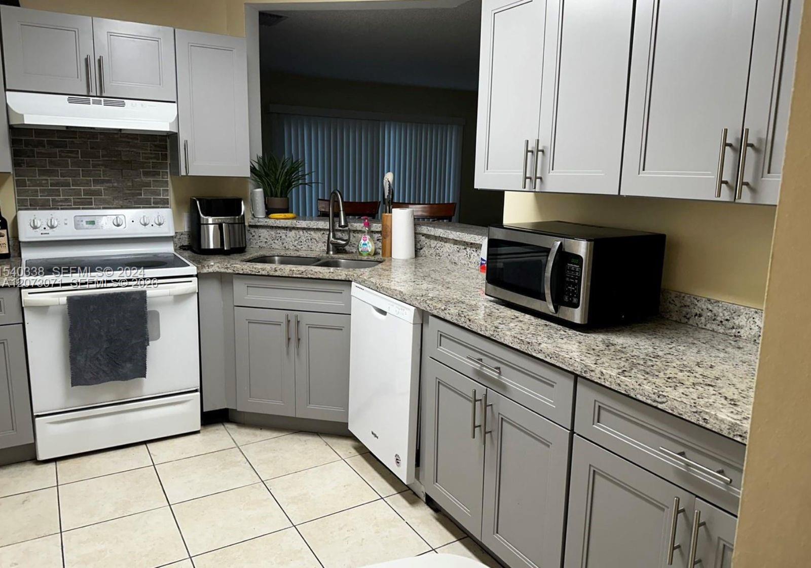 3433 NW 44th St # 105, Oakland Park FL 33309