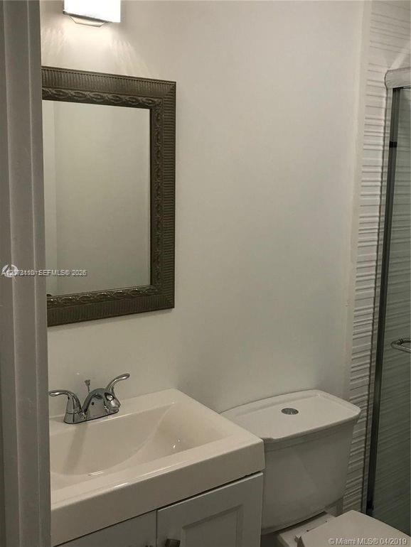 2600 NE 205th St # 2, Miami FL 33180 photo 4