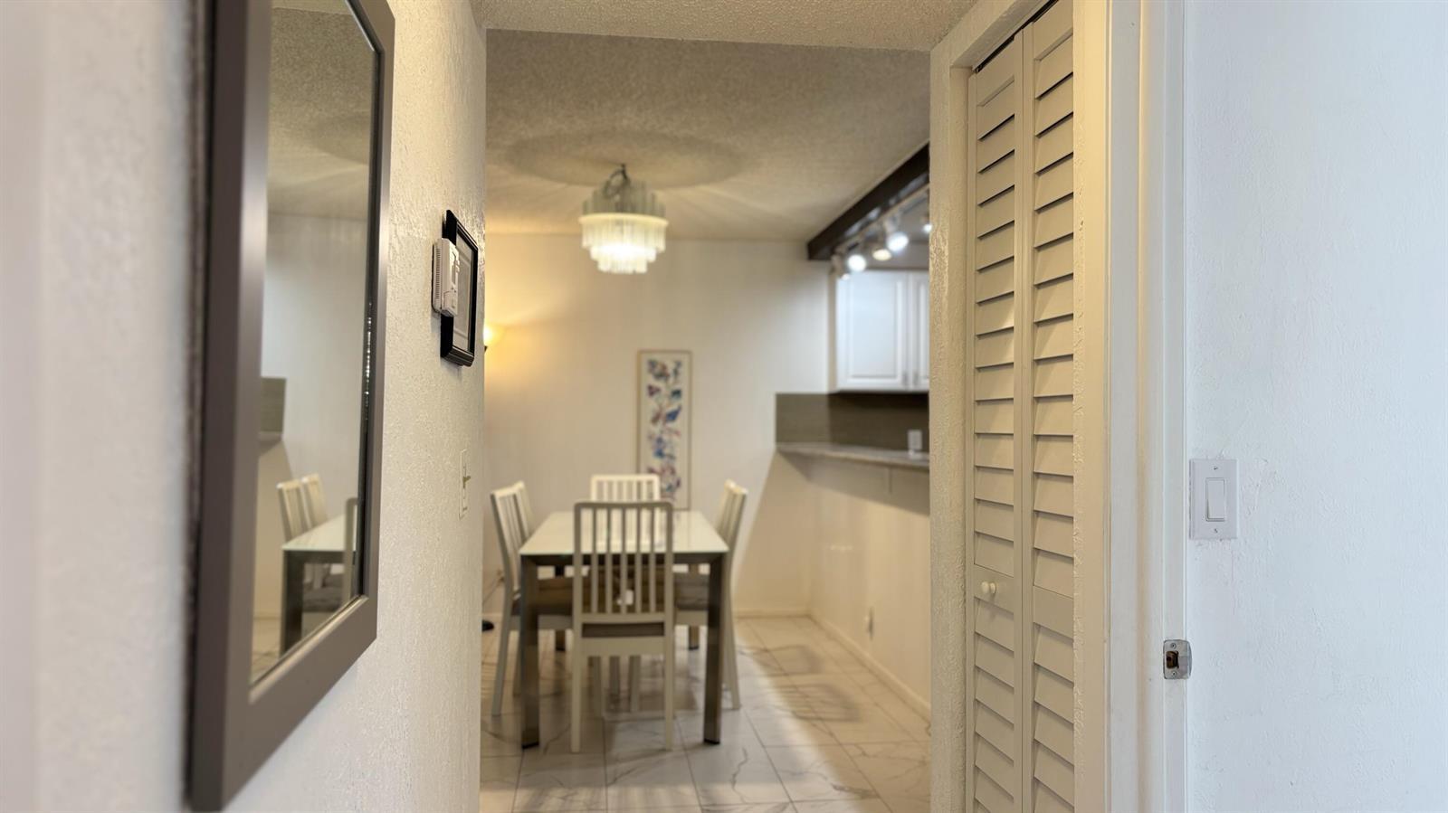 5130 Las Verdes Circle Apt 313, Delray Beach FL 33484 photo 2