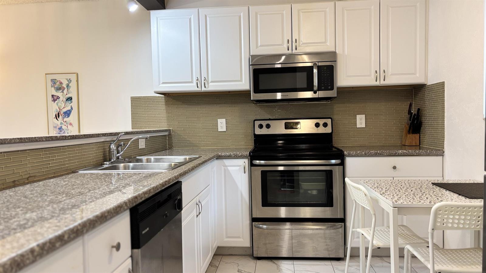 5130 Las Verdes Circle Apt 313, Delray Beach FL 33484 photo 3