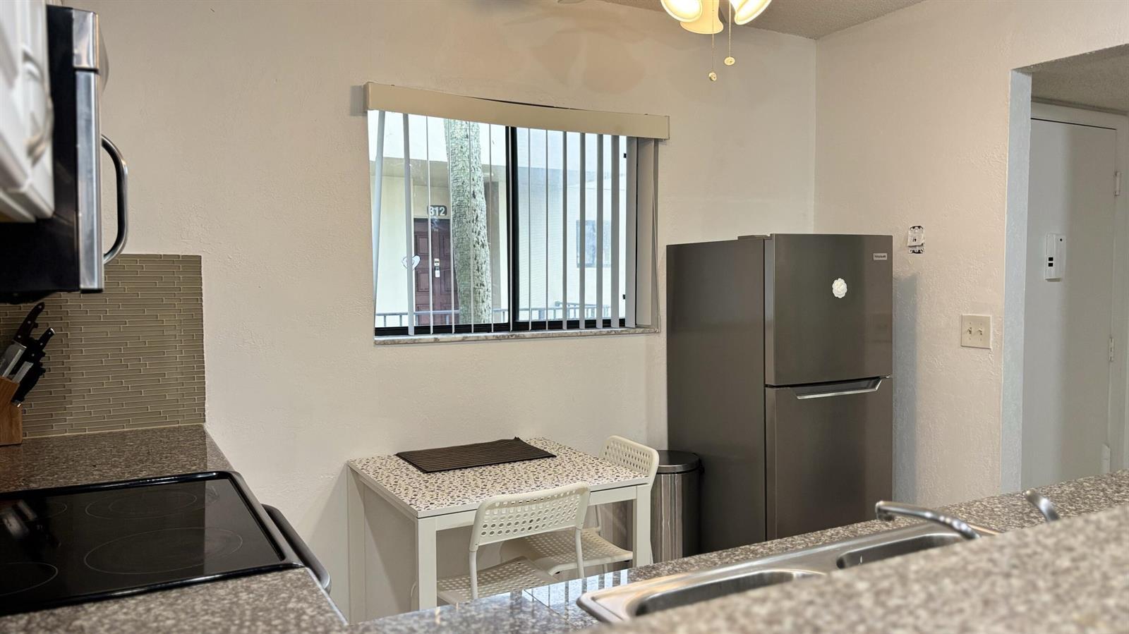 5130 Las Verdes Circle Apt 313, Delray Beach FL 33484 photo 5