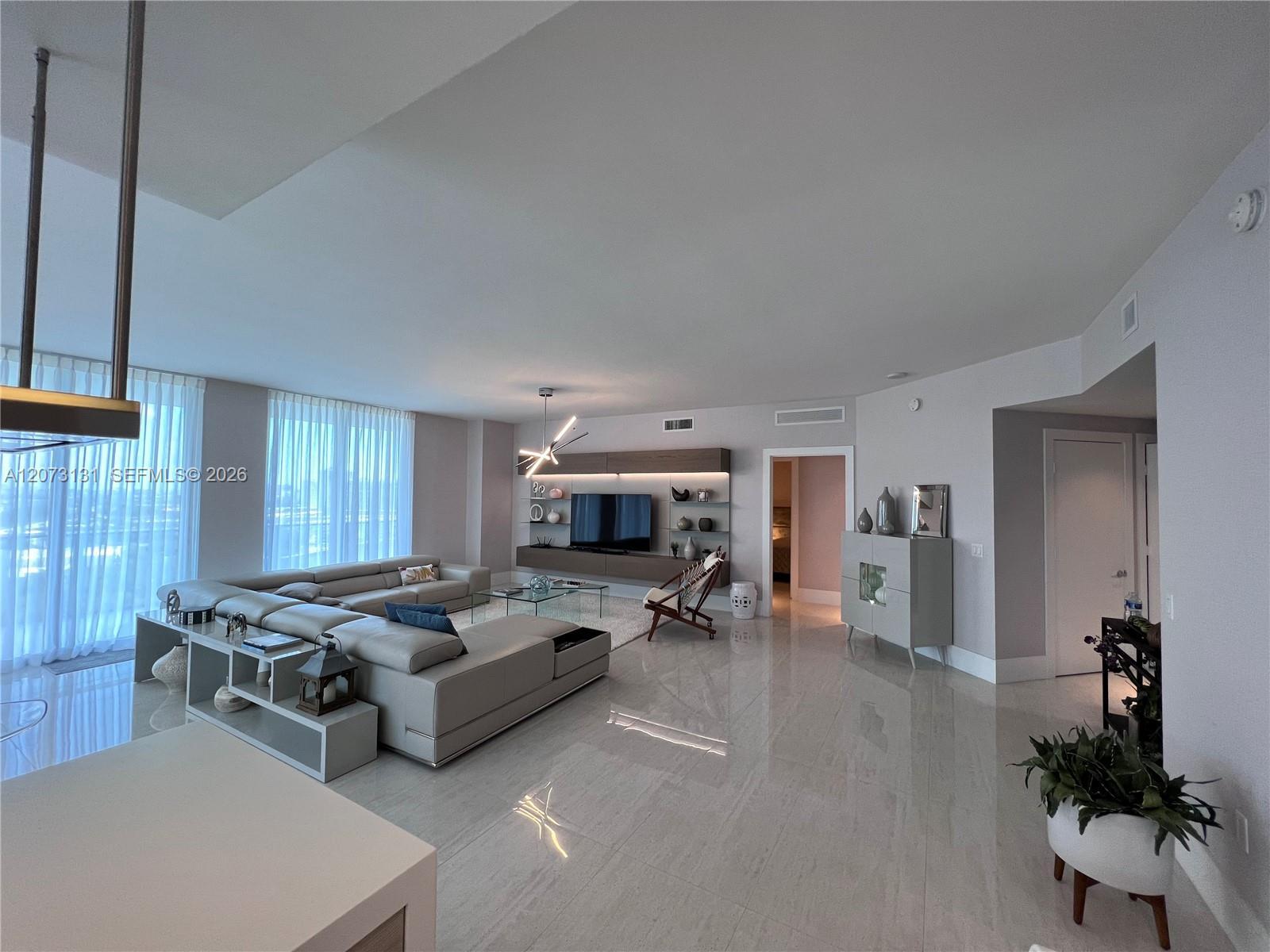 17301 Biscayne Blvd # 1402, North Miami Beach FL 33160 photo 3