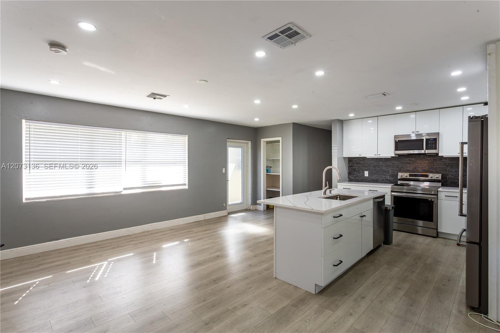 1725 NW 10th Ave, Fort Lauderdale FL 33311 photo 4
