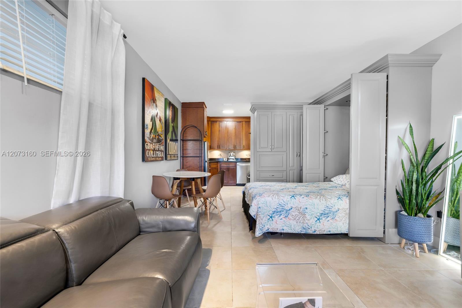 2445 Lake Pancoast Dr # 4, Miami Beach FL 33140 photo 4