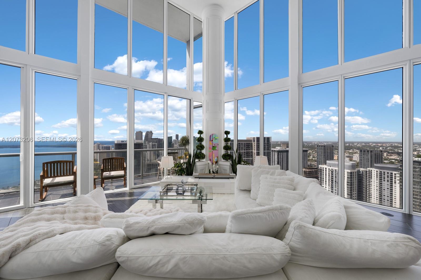 888 Biscayne Blvd # 5701, Miami FL 33132