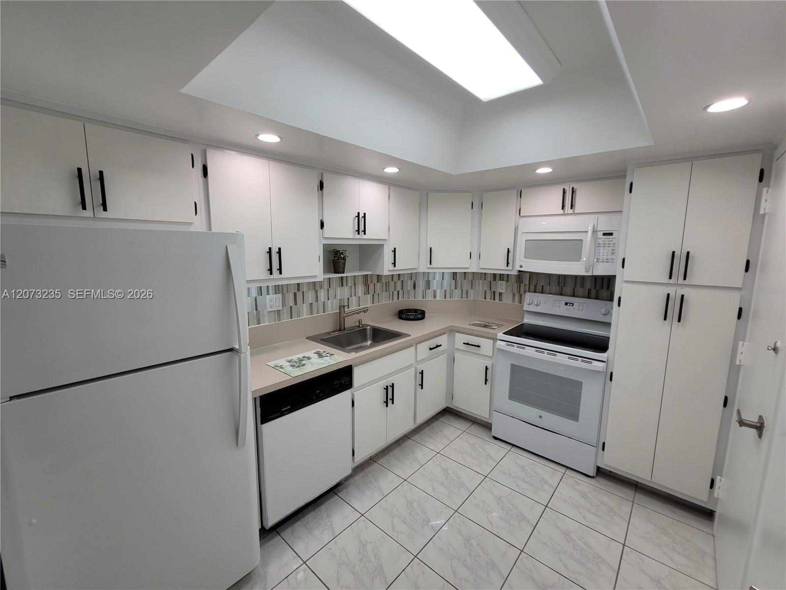 300 Bayview Dr # 603, Sunny Isles Beach FL 33160 photo 4