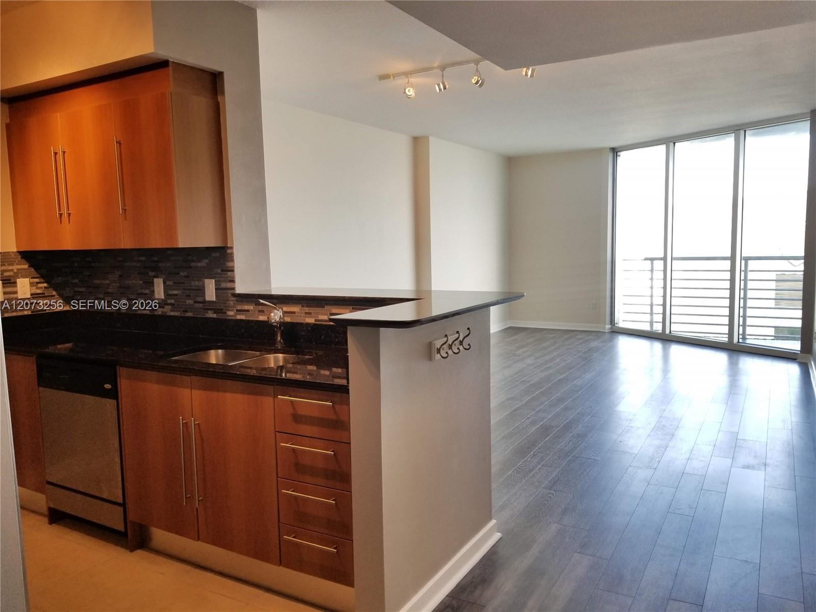 335 S Biscayne Blvd # 3802, Miami FL 33131