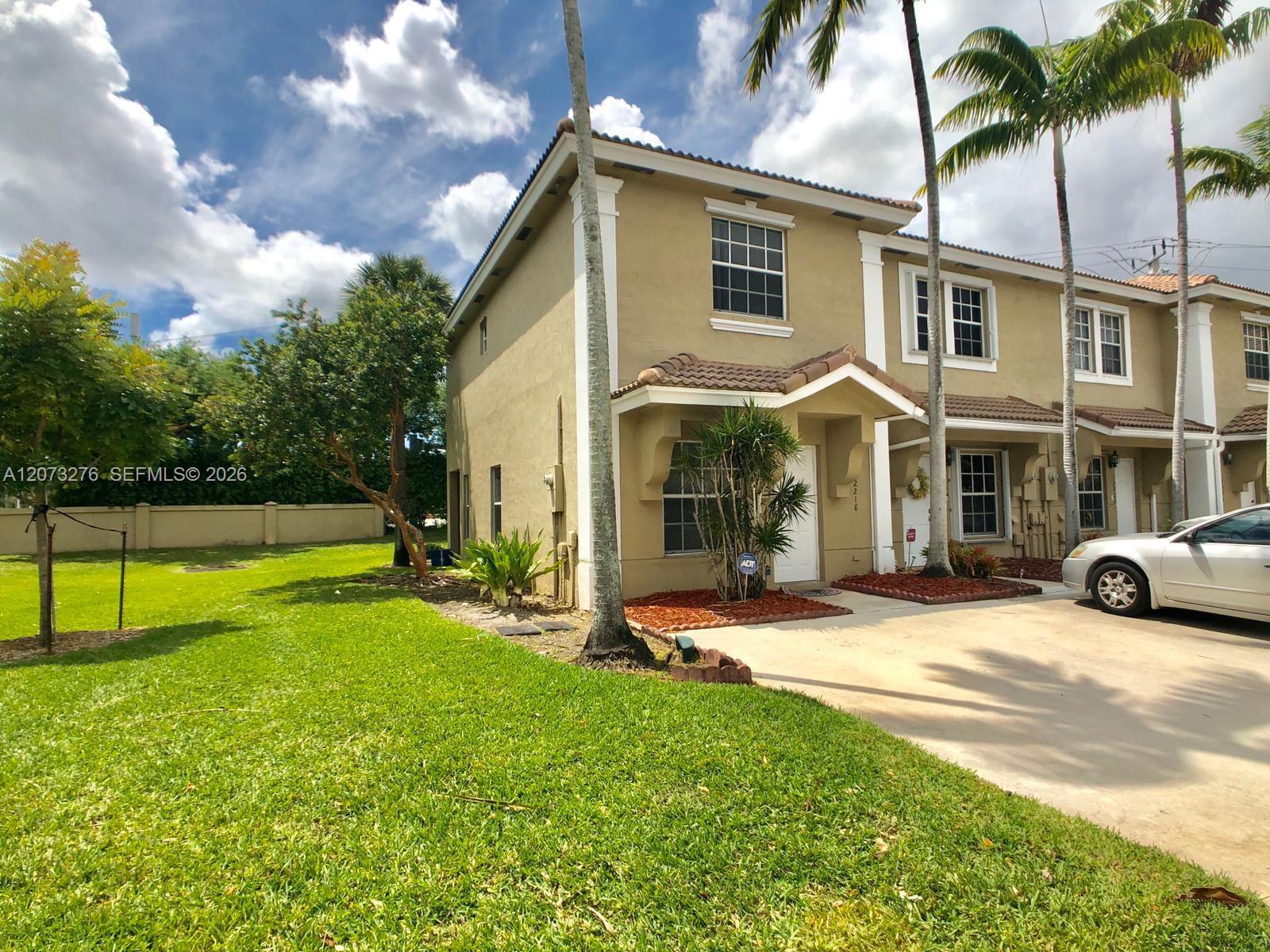 12218 SW 8th Ct, Pembroke Pines FL 33025 photo 2