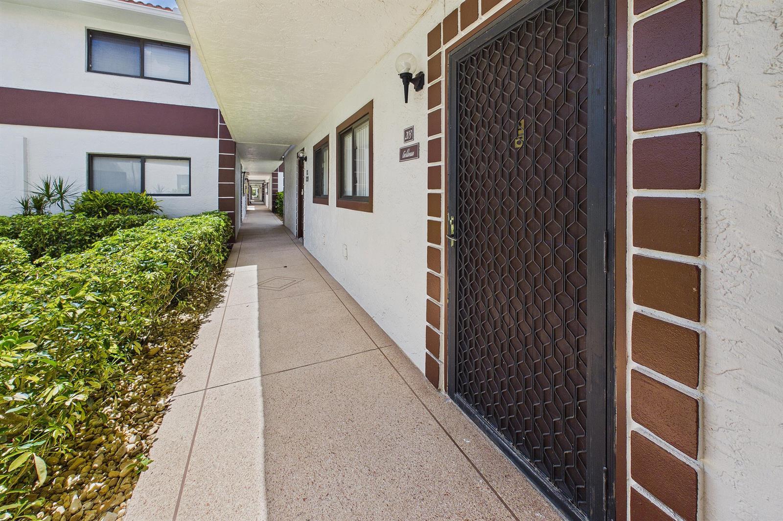 15451 PEMBRIDGE Drive # 203, Delray Beach FL 33484 photo 4
