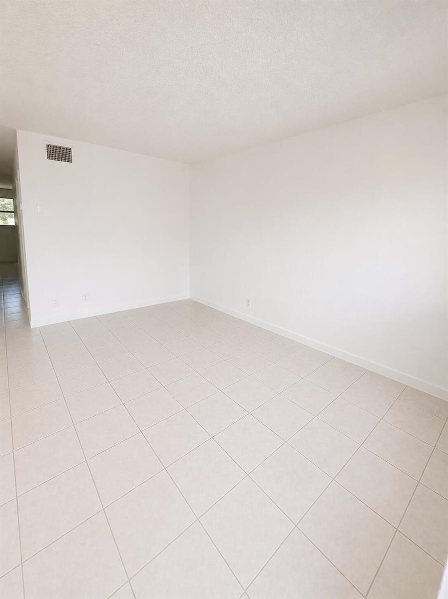 1150 NE 17TH Court # 15, Fort Lauderdale FL 33305 photo 4