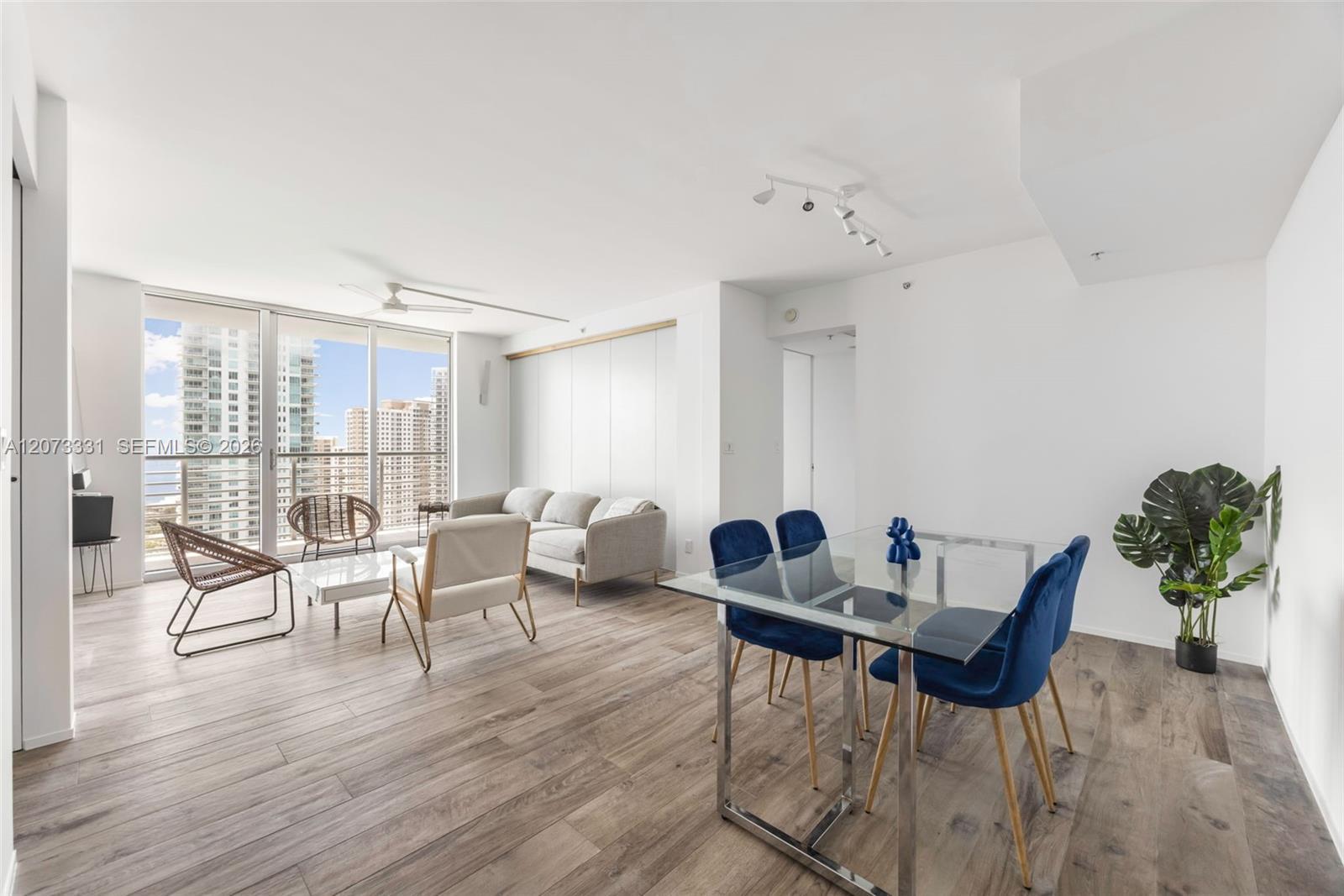 335 S Biscayne Blvd # 2805, Miami FL 33131 photo 3