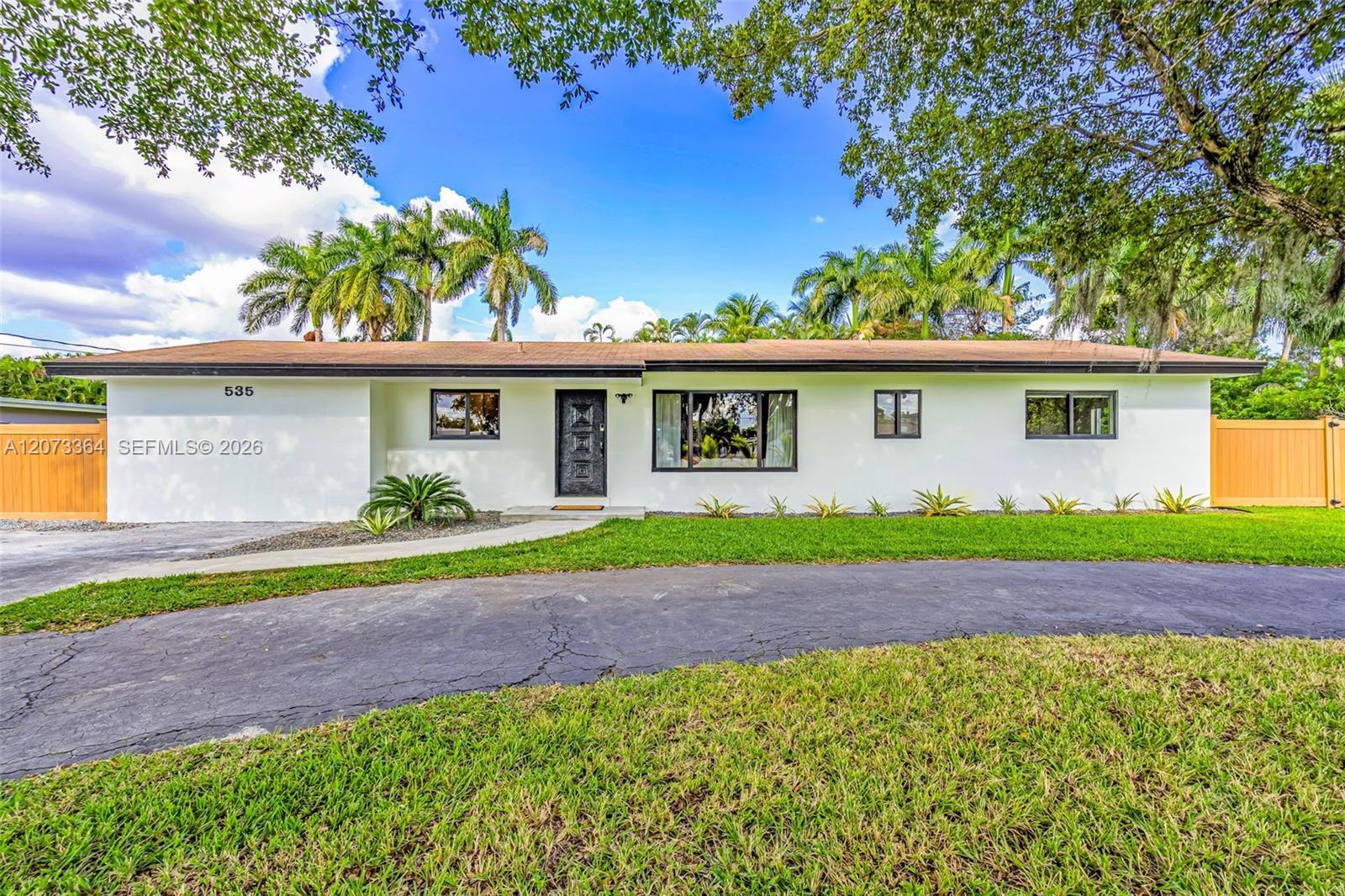535 N Biscayne River Dr, Miami FL 33169 photo 2