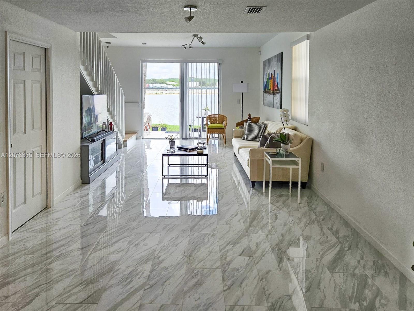 4135 Crystal Lake Dr, Deerfield Beach FL 33064 photo 3