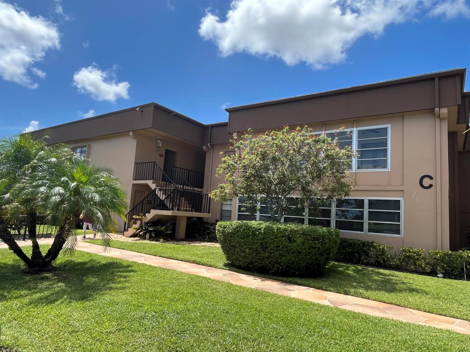 125 PIEDMONT C, Delray Beach FL 33484 photo 2