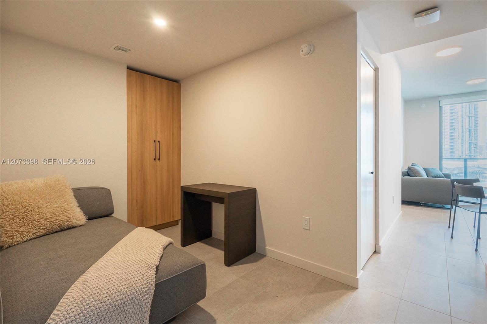 121 NE 5th St # 1710, Miami FL 33132 photo 4