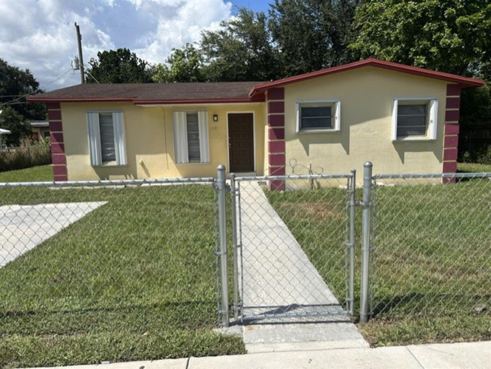 1337 NW 112th Terrace, Miami FL 33167 photo 2