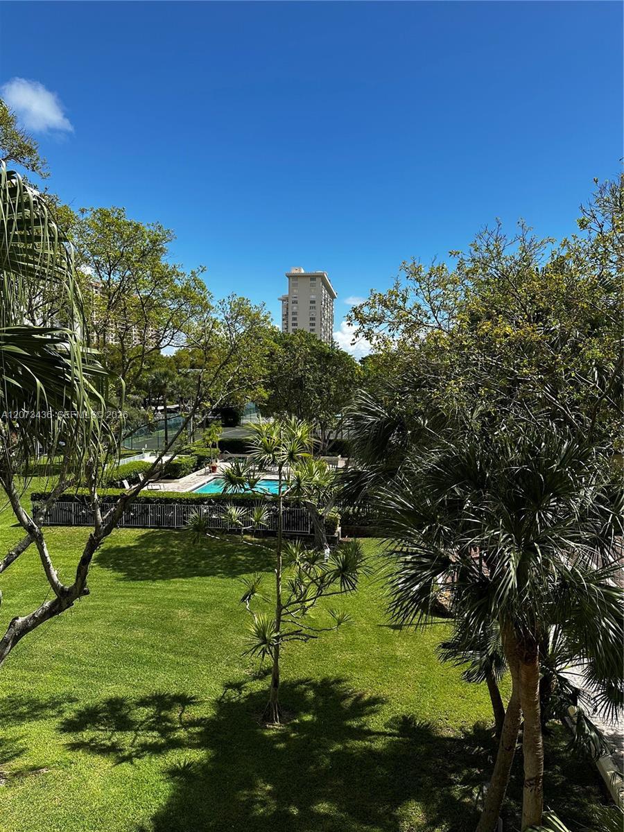 Miami, FL 33181 photo 2