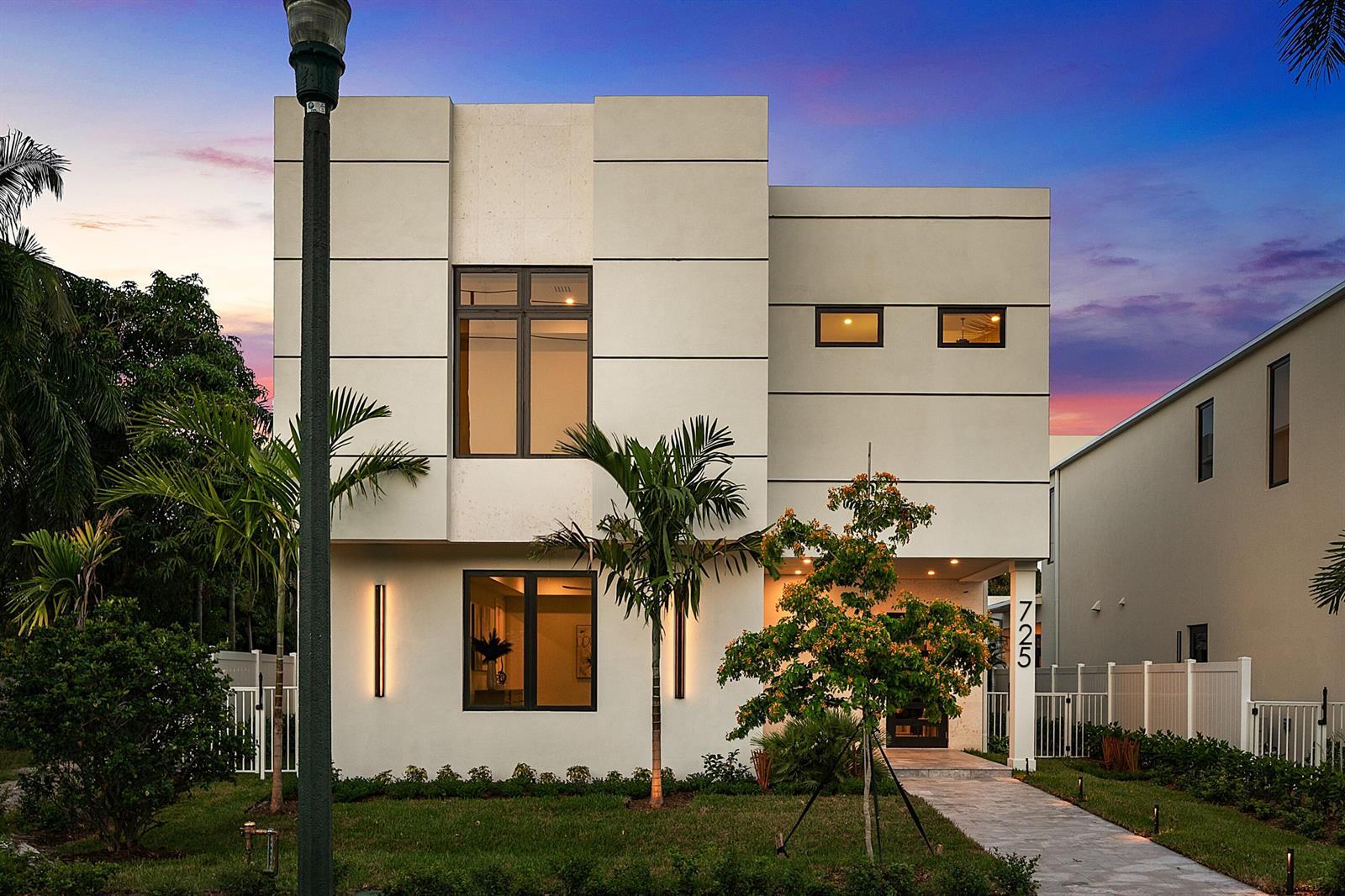 725 SE 4TH Avenue, Delray Beach FL 33483 photo 3