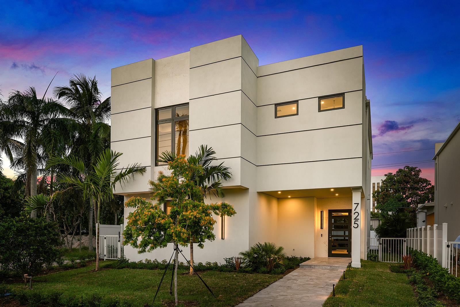 725 SE 4TH Avenue, Delray Beach FL 33483