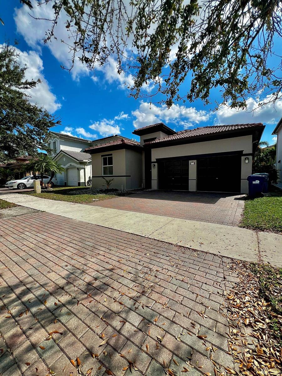 8874 NW 182ND Street, Hialeah FL 33018 photo 3