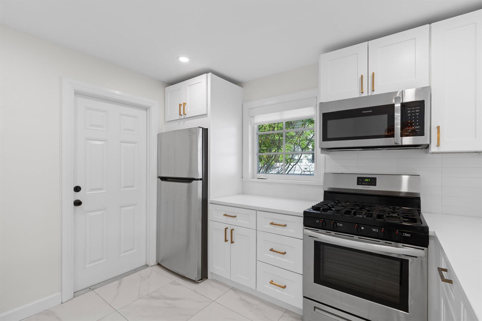 426 48TH Street, West Palm Beach FL 33407 photo 5