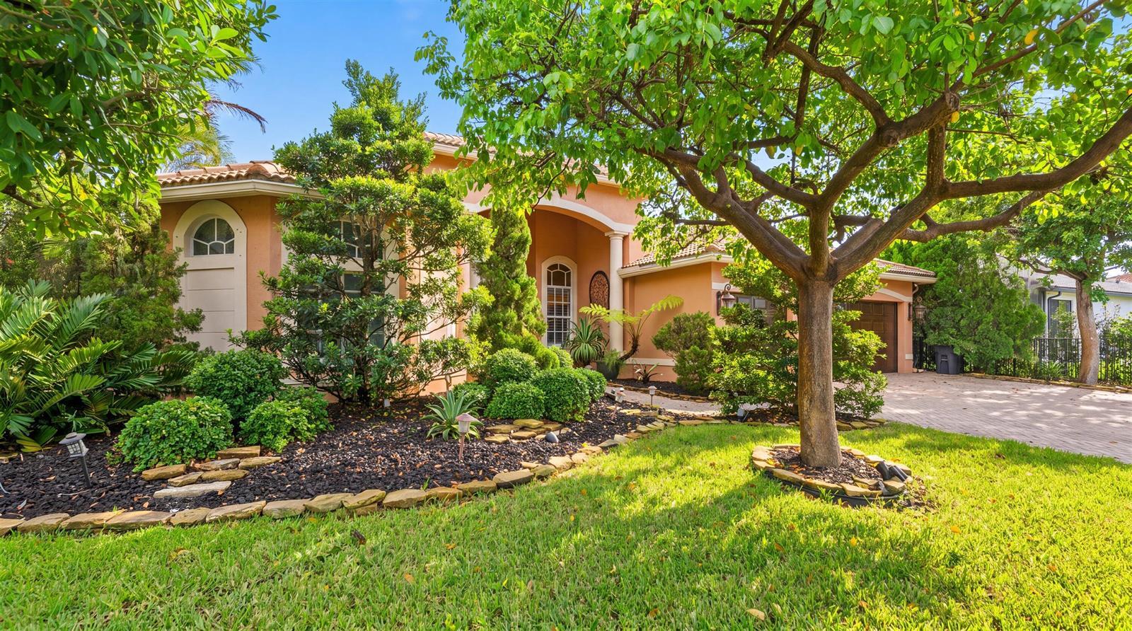 4916 FOREST DALE Drive, Lake Worth FL 33449 photo 2