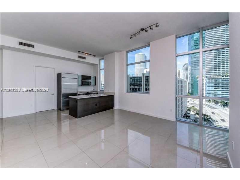 500 Brickell Ave # 1101, Miami FL 33131 photo 2