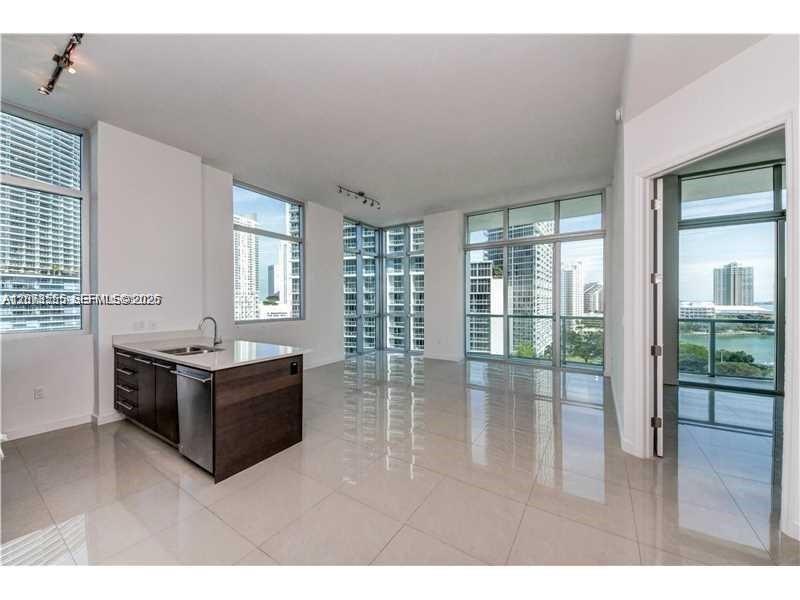 500 Brickell Ave # 1101, Miami FL 33131