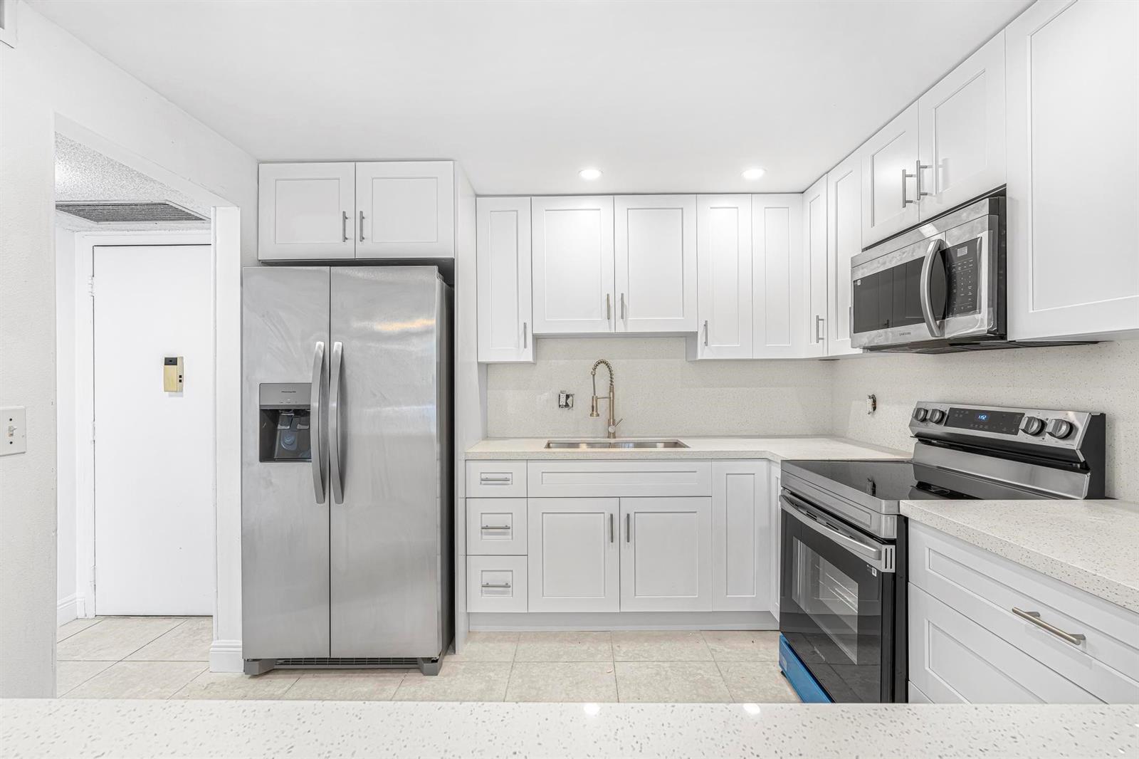 7081 ENVIRON Boulevard # 439, Lauderhill FL 33319 photo 2