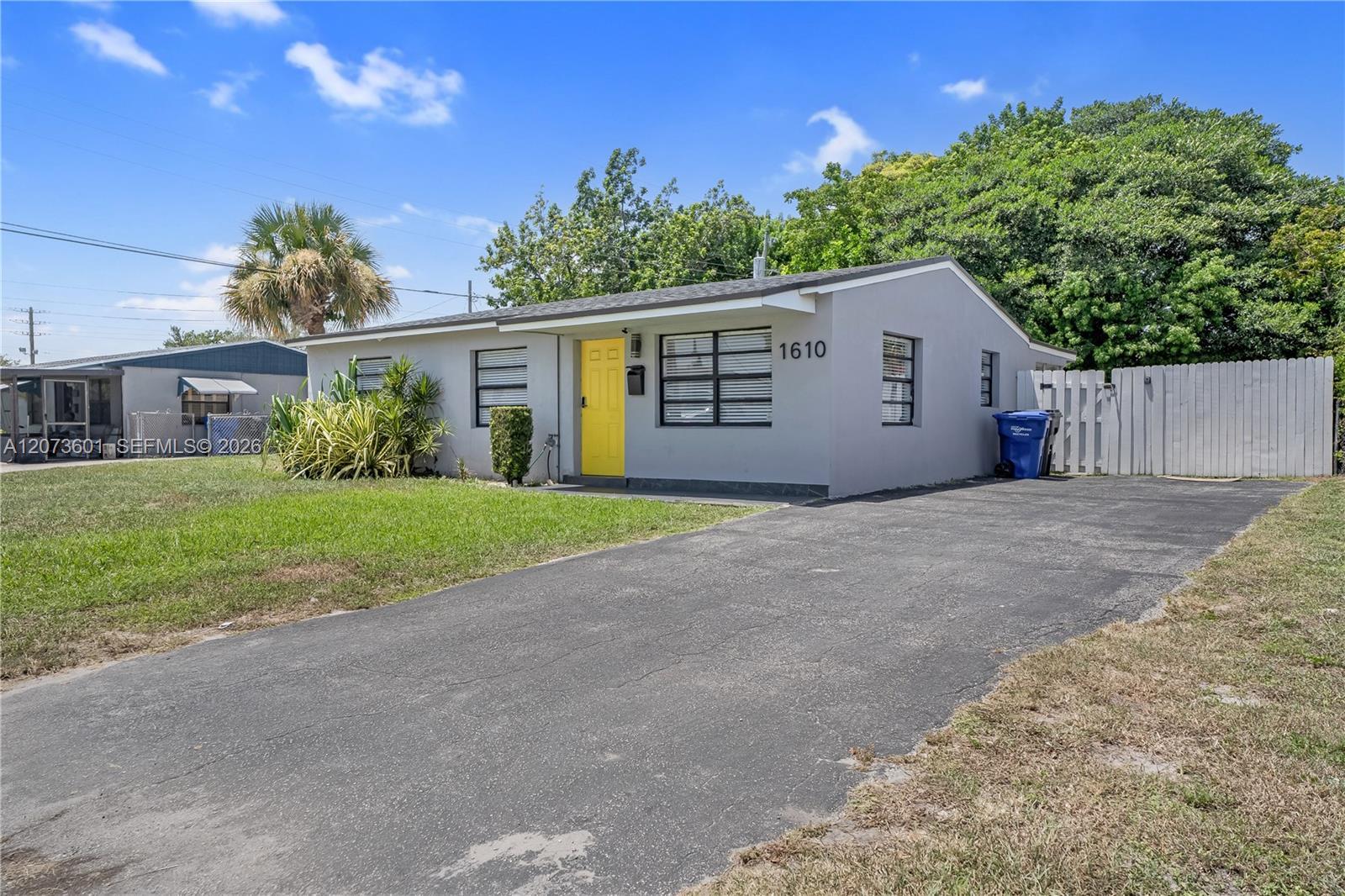 1610 S 24th Ct, Hollywood FL 33020 photo 2
