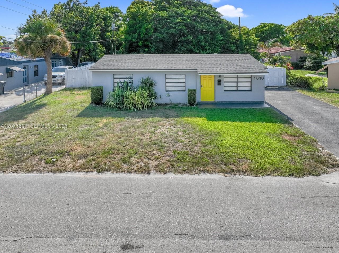 1610 S 24th Ct, Hollywood FL 33020 photo 3