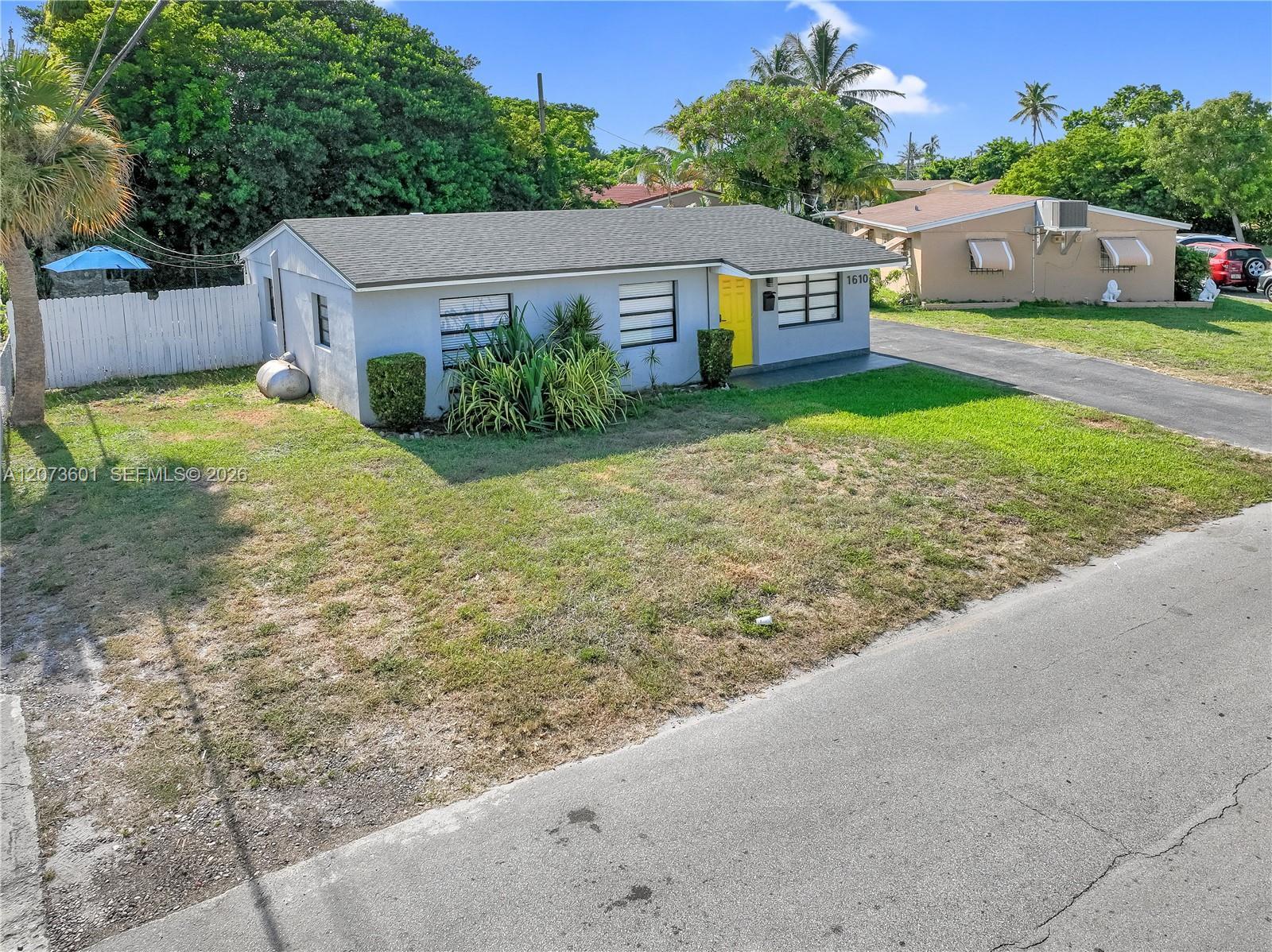 1610 S 24th Ct, Hollywood FL 33020 photo 5