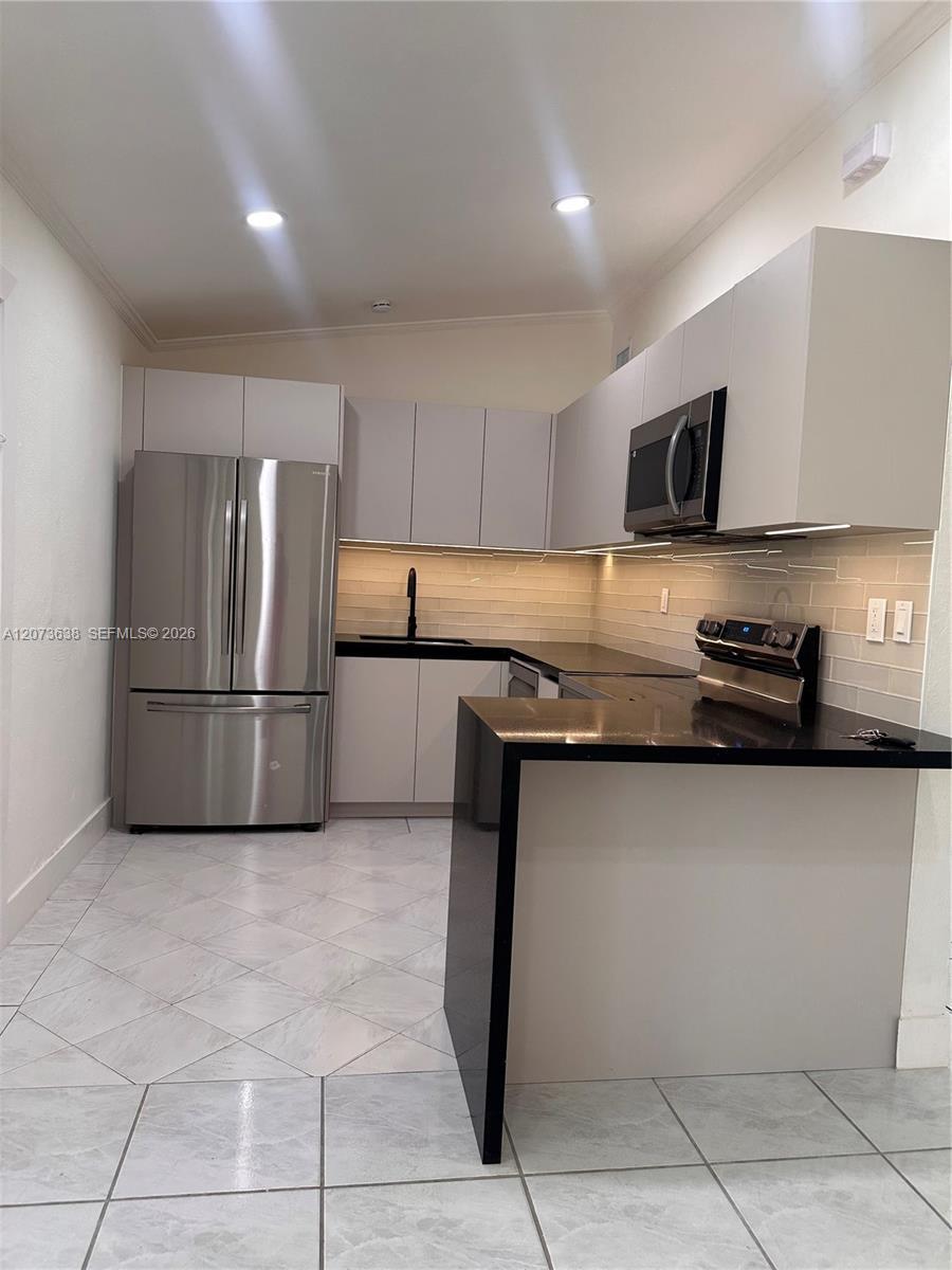 17521 NE 4th Ave, Miami FL 33162 photo 3