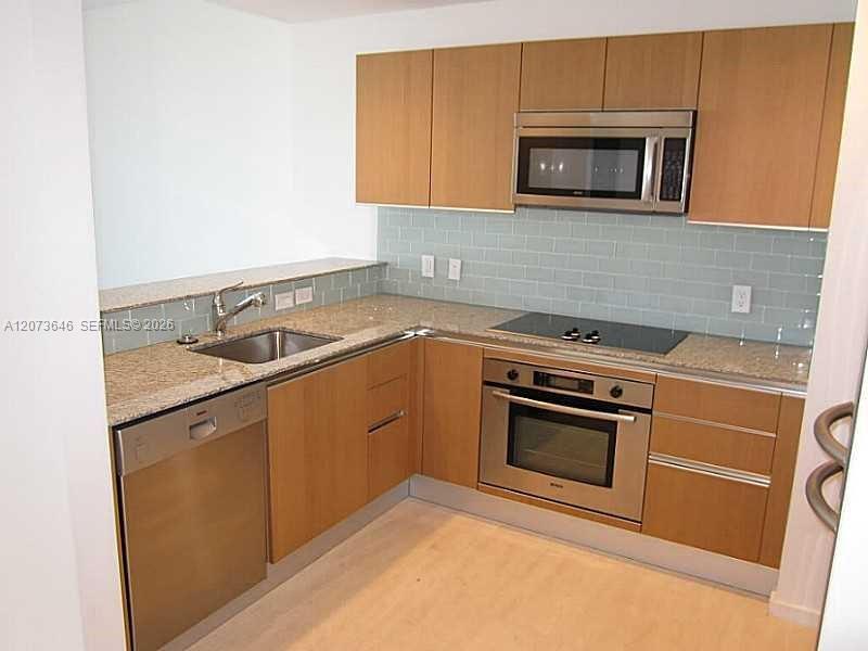 1050 Brickell Ave # 2612, Miami FL 33131 photo 4