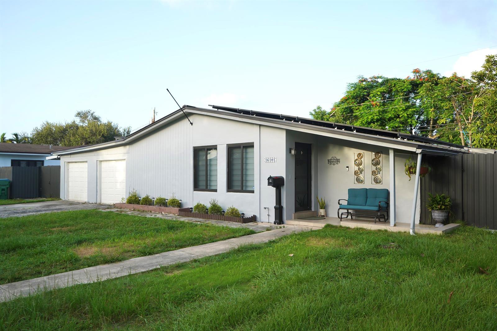 16101 SW 98th Avenue, Miami FL 33157 photo 2