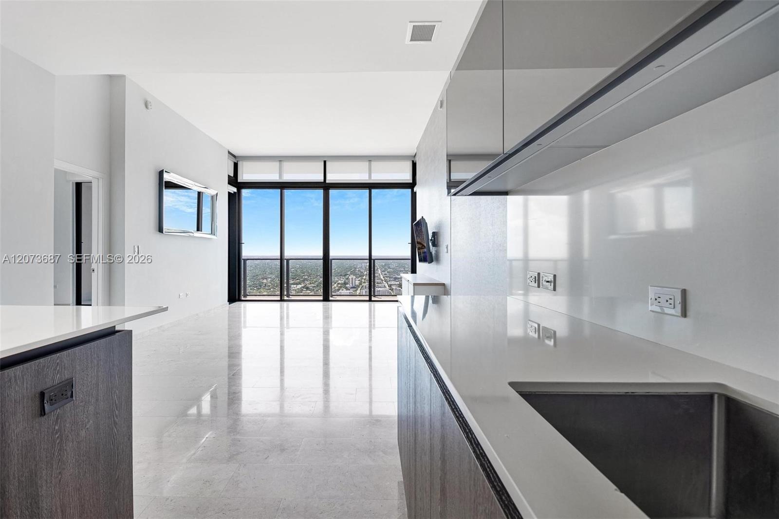 88 SW 7th St # 4004, Miami FL 33130 photo 2