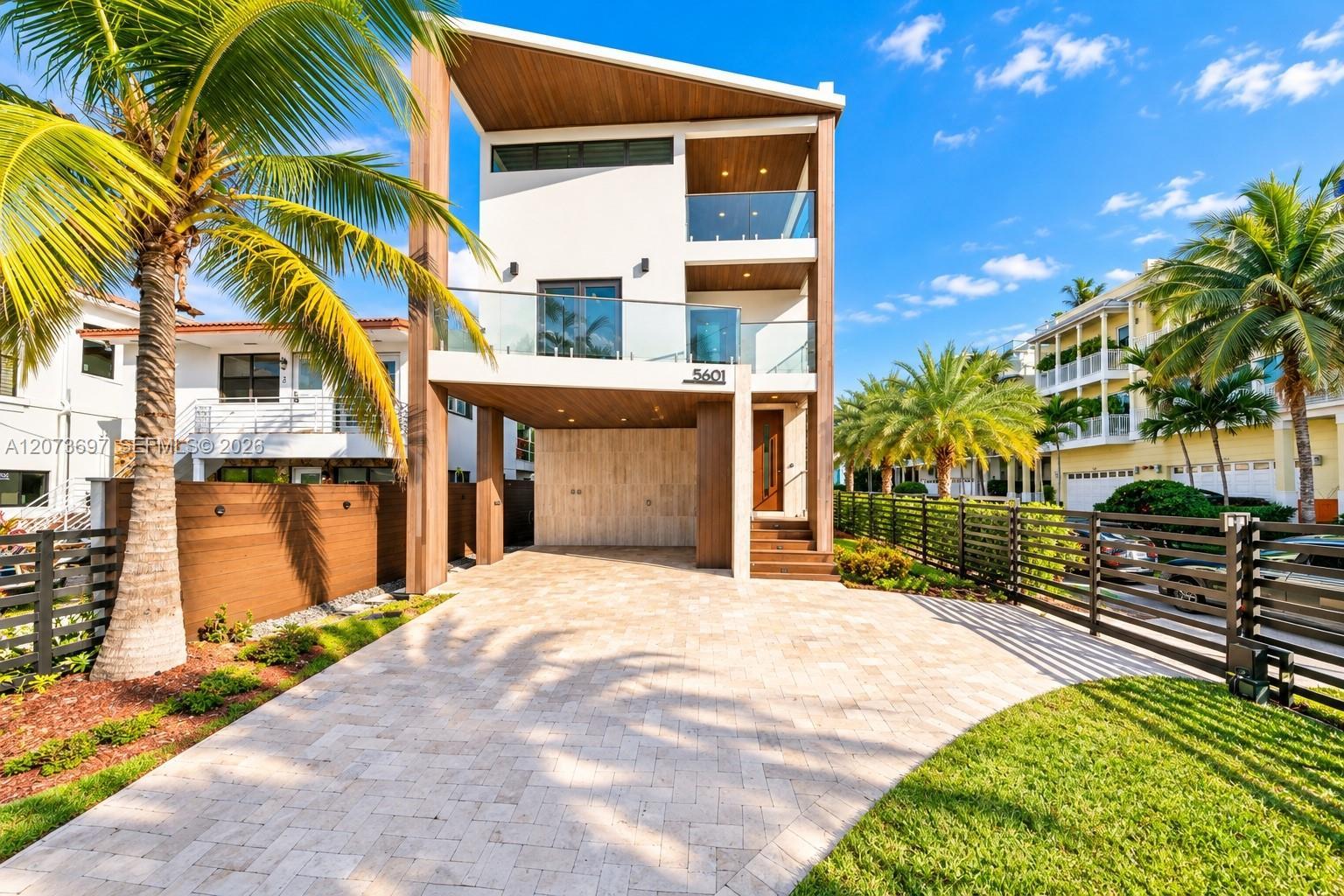 5601 N Ocean Dr, Hollywood FL 33019 photo 2