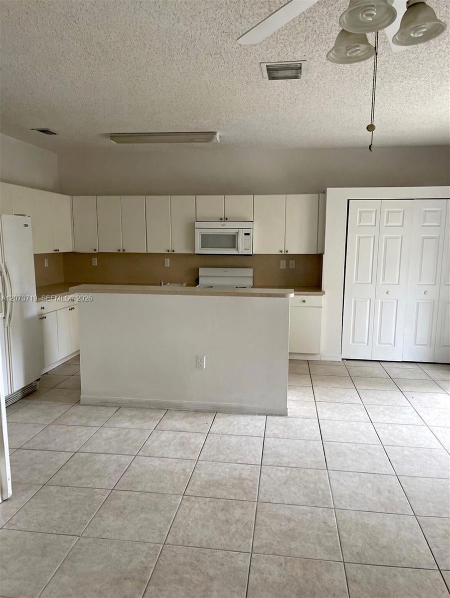 2357 SE 23rd Dr # 2357, Homestead FL 33035 photo 2