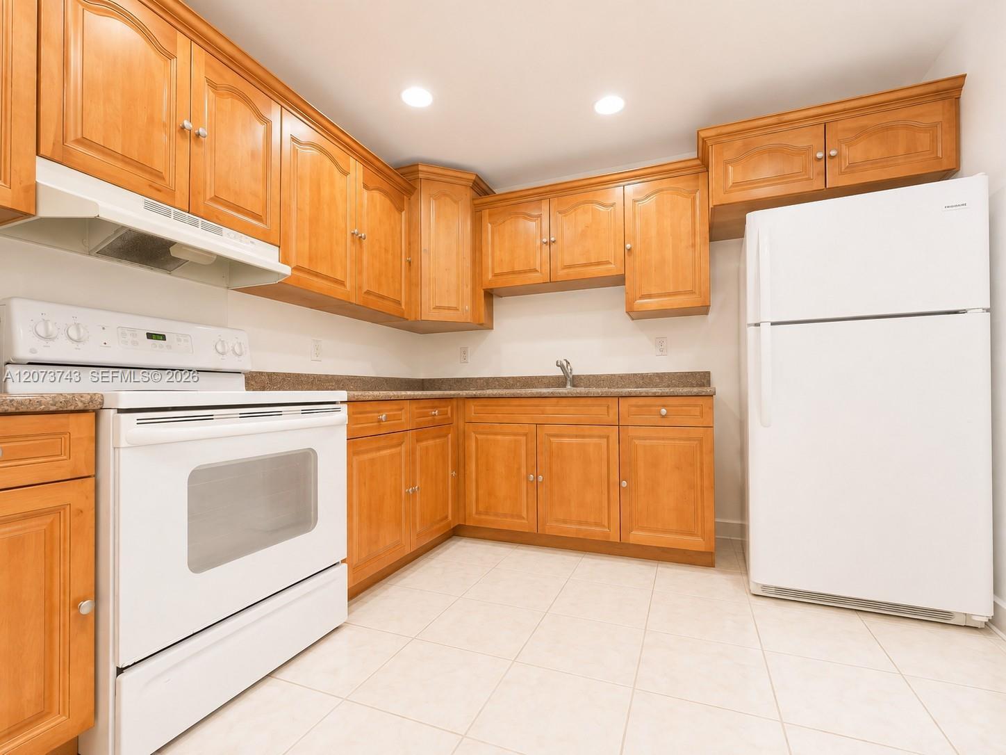 724 NE 4th St # 5, Hallandale Beach FL 33009 photo 3